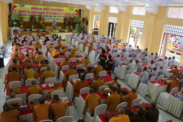 Bình Dương: Dấu ấn khóa bồi dưỡng nghiệp vụ hành chính và kỹ năng xử lý thông tin