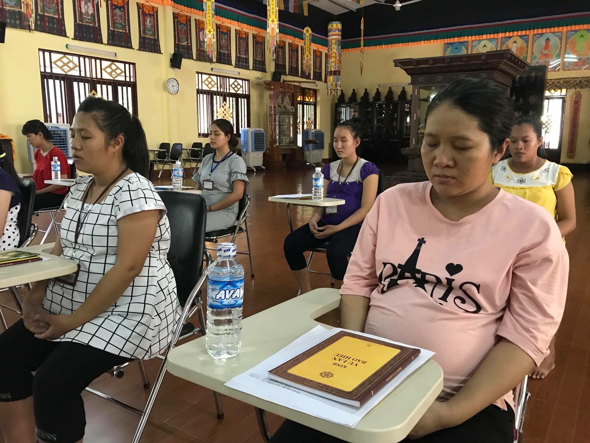 Khóa tu bà bầu - Giải pháp mang lại sự bình an cho thai phụ