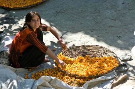Bí quyết trẻ đẹp của người dân Hunza là ăn chay, chăm chỉ tập yoga và luôn mỉm cười
