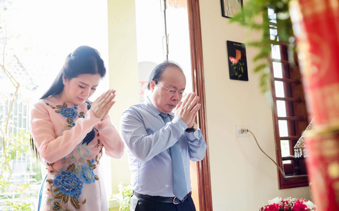 Hình ảnh đẹp trong lễ Hằng Thuận của nữ ca sỹ và chồng Thứ trưởng