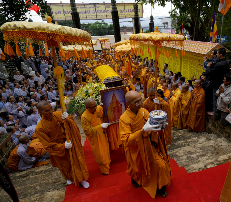 Lâm Đồng: Phụng thỉnh kim quan HT. Thích Toàn Đức an trí Giác linh đường