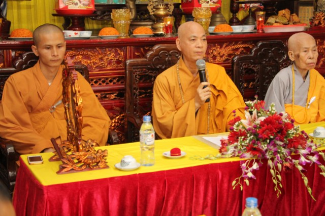 Thái Bình: Hai bạn trẻ làm lễ hằng thuận tại chùaThánh Long