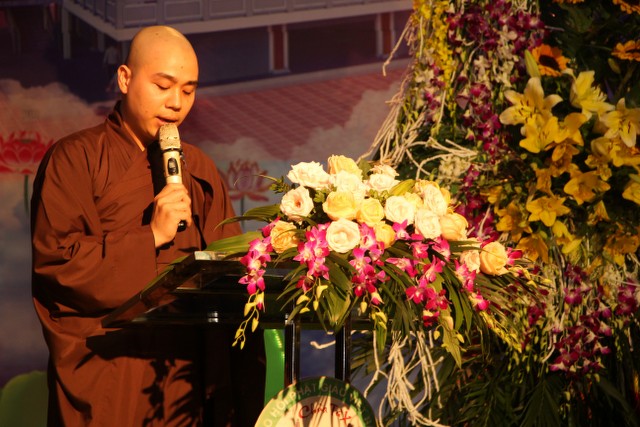 Thái Bình: Lung linh hoa đăng đêm Di Đà tại chùa Từ Xuyên