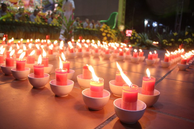 Thái Bình: Lung linh hoa đăng đêm Di Đà tại chùa Từ Xuyên