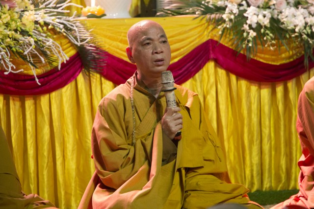 Thái Bình: Lung linh hoa đăng đêm Di Đà tại chùa Từ Xuyên