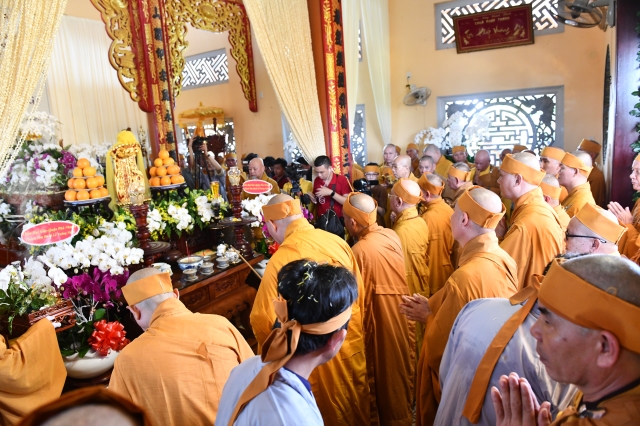 TP.HCM: Lễ Truy niệm, Phụng tống Kim quan HT. Thích Hiển Pháp trở về quê hương