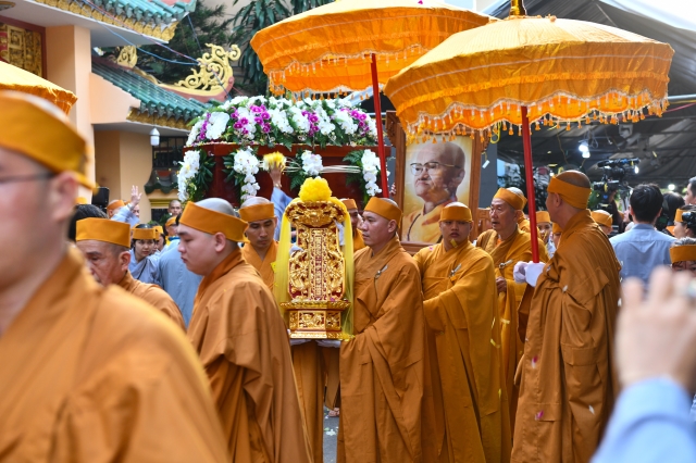 TP.HCM: Lễ Truy niệm, Phụng tống Kim quan HT. Thích Hiển Pháp trở về quê hương