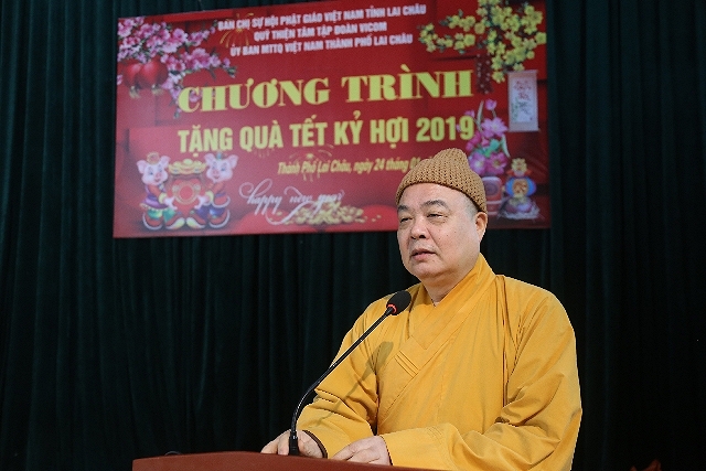 HT. Thích Thanh Nhiễu chúc Tết - tặng quà từ thiện Xuân Kỷ Hợi 2019 tại Lai Châu