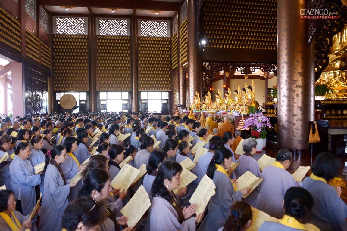 Trang nghiêm khai đàn Pháp hội Dược Sư tại chùa Huê Nghiêm