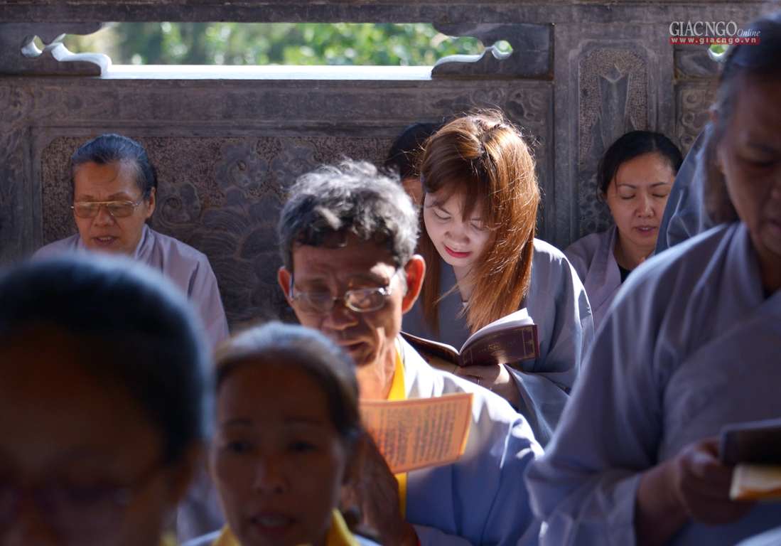 Trang nghiêm khai đàn Pháp hội Dược Sư tại chùa Huê Nghiêm