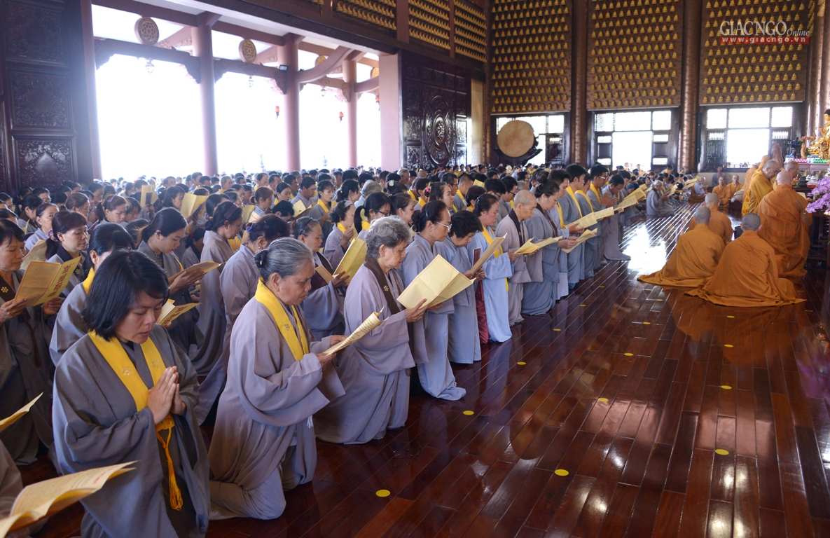 Trang nghiêm khai đàn Pháp hội Dược Sư tại chùa Huê Nghiêm