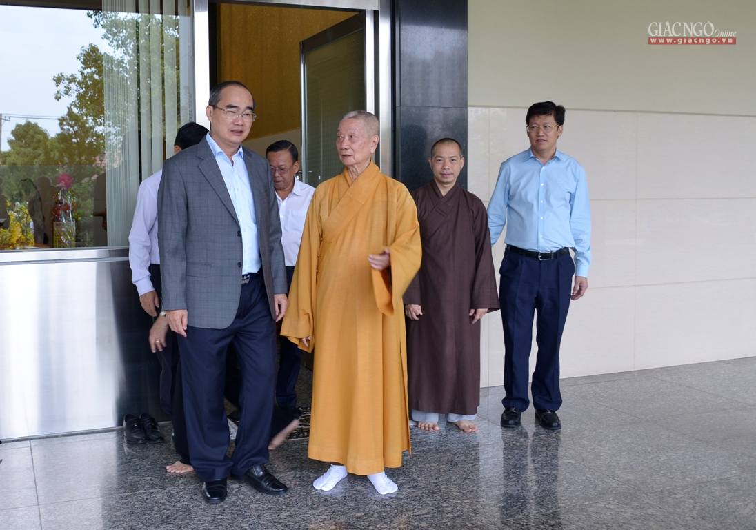Bí thư Thành ủy Nguyễn Thiện Nhân thăm HT. Thích Trí Quảng