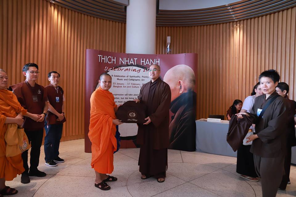 Triển lãm sách, thư pháp Thiền sư Nhất Hạnh tại Bangkok