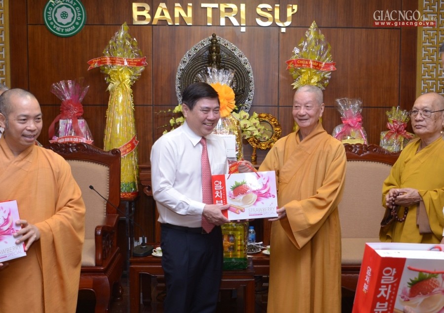 Lãnh đạo TP. HCM chúc Tết chư tôn đức BTS Phật giáo TP