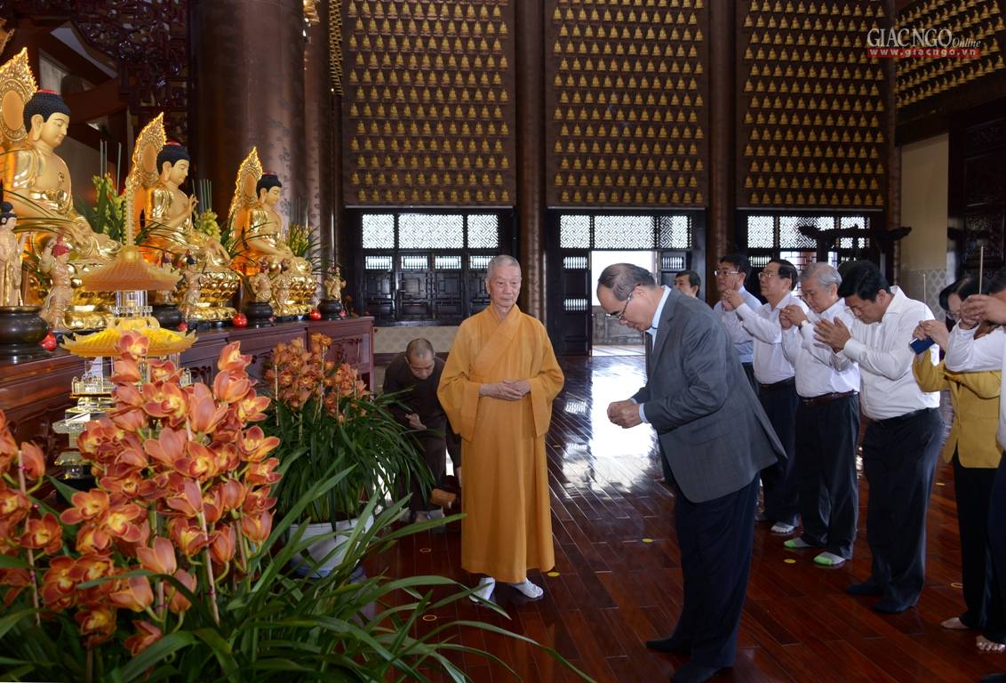 Bí thư Thành ủy Nguyễn Thiện Nhân thăm HT. Thích Trí Quảng