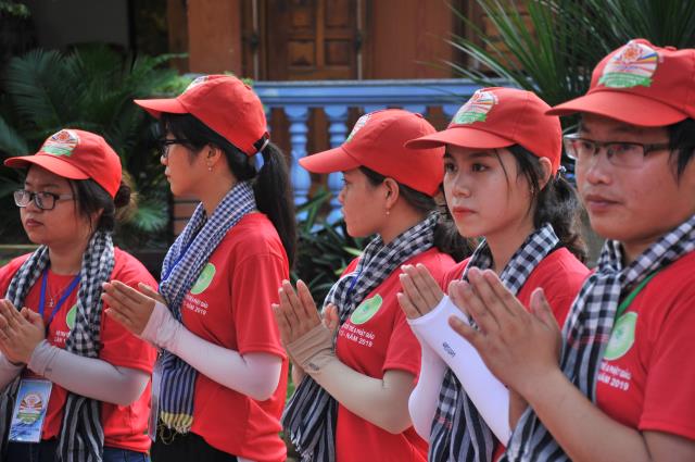 TP. Cần Thơ: Gần 2000 bạn trẻ trang nghiêm lắng nghe chánh pháp