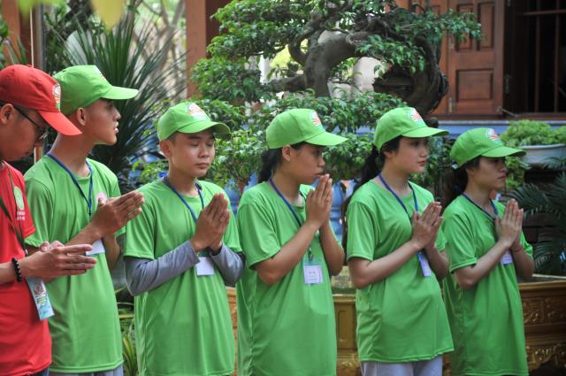 TP. Cần Thơ: Gần 2000 bạn trẻ trang nghiêm lắng nghe chánh pháp