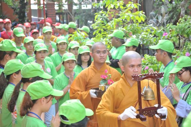 TP. Cần Thơ: Gần 2000 bạn trẻ trang nghiêm lắng nghe chánh pháp
