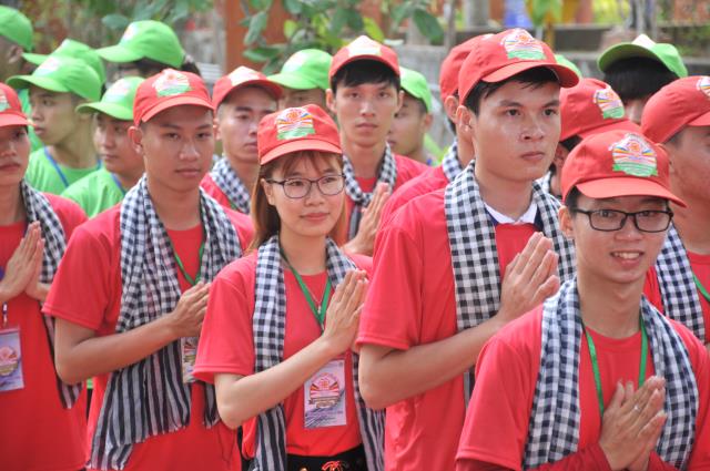 TP. Cần Thơ: Gần 2000 bạn trẻ trang nghiêm lắng nghe chánh pháp