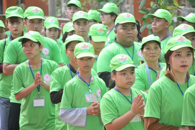 TP. Cần Thơ: Gần 2000 bạn trẻ trang nghiêm lắng nghe chánh pháp