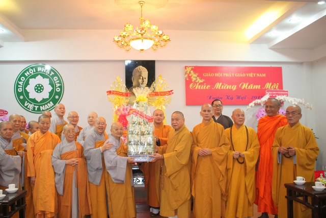 TP.Hồ Chí Minh: Phân ban ni giới trung ương chúc tết các cấp chính quyền