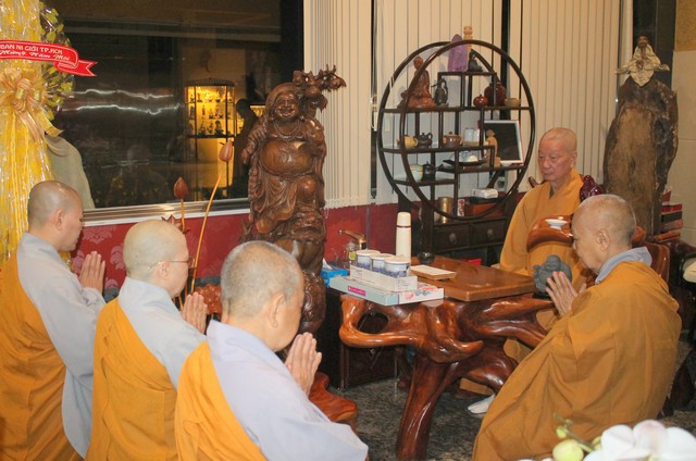 TP.Hồ Chí Minh: Phân ban ni giới trung ương chúc tết các cấp chính quyền