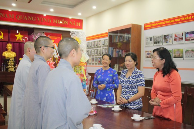 TP.Hồ Chí Minh: Phân ban ni giới trung ương chúc tết các cấp chính quyền