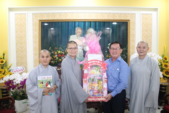 TP.Hồ Chí Minh: Phân ban ni giới trung ương chúc tết các cấp chính quyền