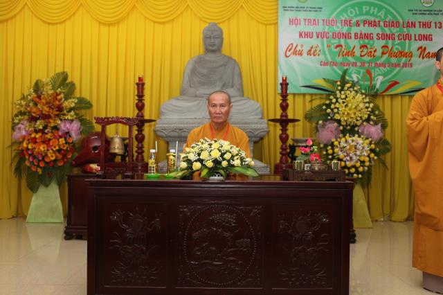 TP. Cần Thơ: Gần 2000 bạn trẻ trang nghiêm lắng nghe chánh pháp