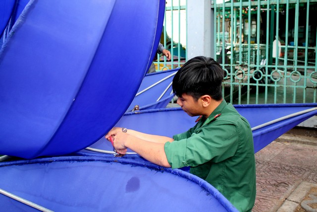 Thành phố Hồ Chí Minh: Quan Âm tu viện hạ thủy 7 đóa sen cầu vồng