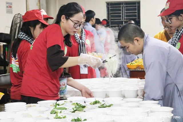 Tuyệt lắm áo đỏ ơi!