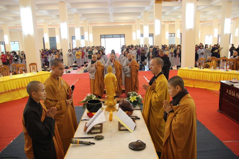 Vĩnh Phúc : Gần 300 người về chùa Vân - Tịnh Viện Vân Sơn tham dự Pháp Hội Đại Bi và Khai Pháp Đầu Năm