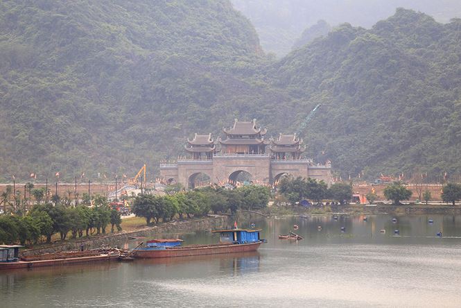 Cận cảnh chùa Tam Chúc được gấp rút hoàn thiện trước Đại lễ Vesak 2019