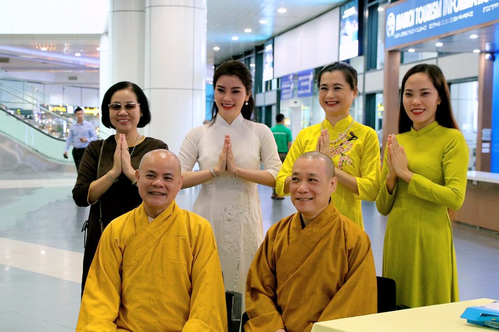 Hà Nội: Hòa Thượng Chủ Tịch Ủy Ban tổ chức Vesak 2019 đã quang lâm đến sân bay Quốc tế Nội Bài
