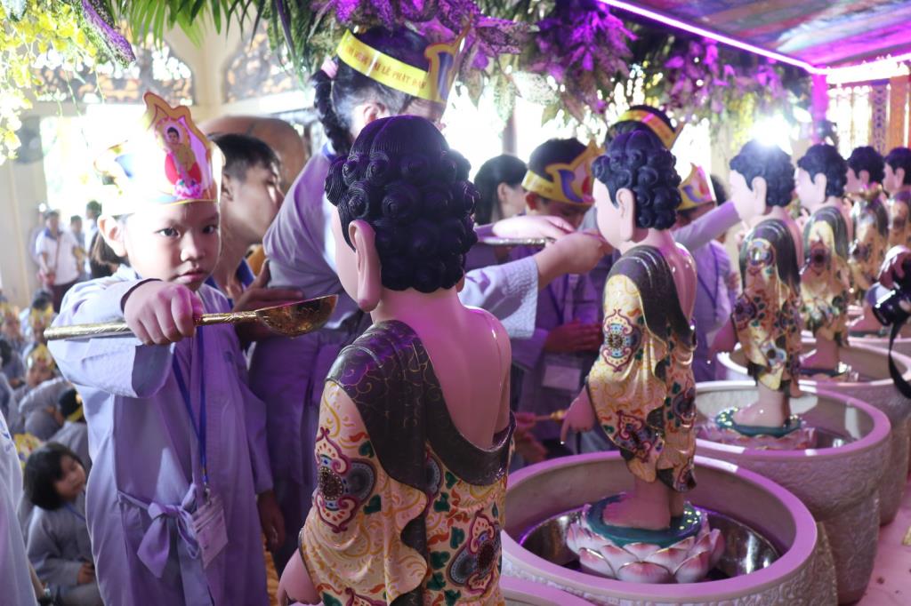 Chương Trình Khóa Tu “Gieo Hạt Từ Tâm”