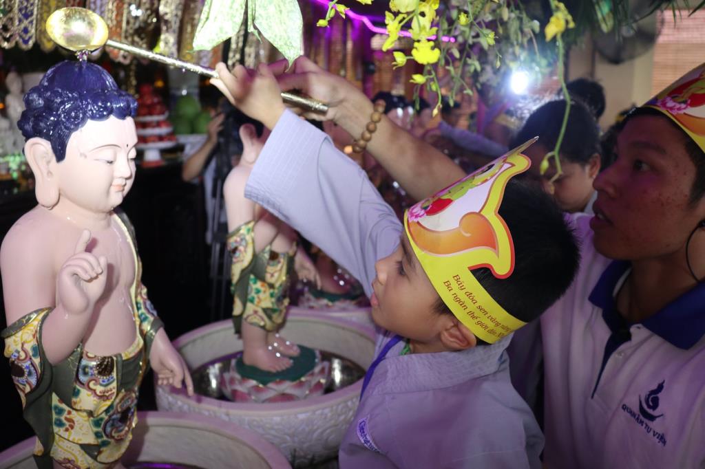 Chương Trình Khóa Tu “Gieo Hạt Từ Tâm”