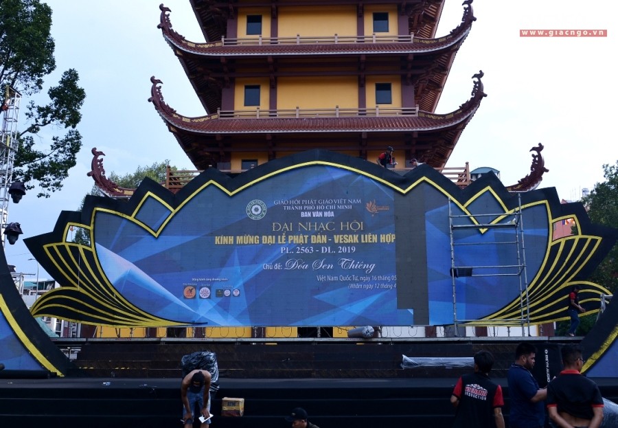 Sắc màu hân hoan kính mừng Phật đản tại TP. HCM