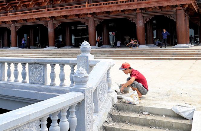 Cận cảnh chùa Tam Chúc được gấp rút hoàn thiện trước Đại lễ Vesak 2019