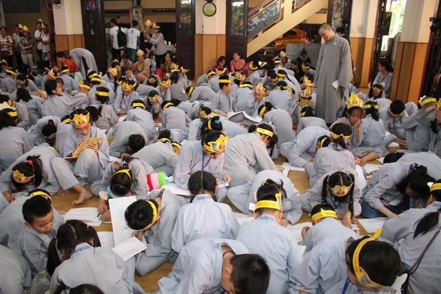 TP.Hồ Chí Minh: Phóng sự: Gieo Hạt Từ Tâm - Kì 75. Chủ đề: Sắc mầu Phật Đản