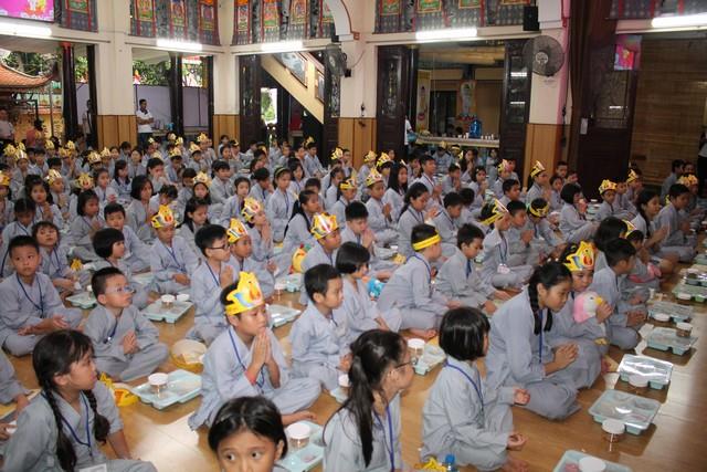 TP.Hồ Chí Minh: Phóng sự: Gieo Hạt Từ Tâm - Kì 75. Chủ đề: Sắc mầu Phật Đản
