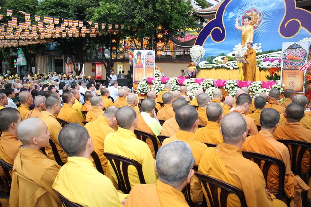 Tp.Hồ Chí Minh: Ban trị sự PG Q.Phú Nhuận Trọng thể cử hành Đại lễ Phật đản 2563 - DL.2019