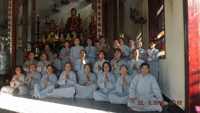 Phật tử thiện nguyện Ninh Hòa hành hương cúng dường mùa An cư kiết hạ