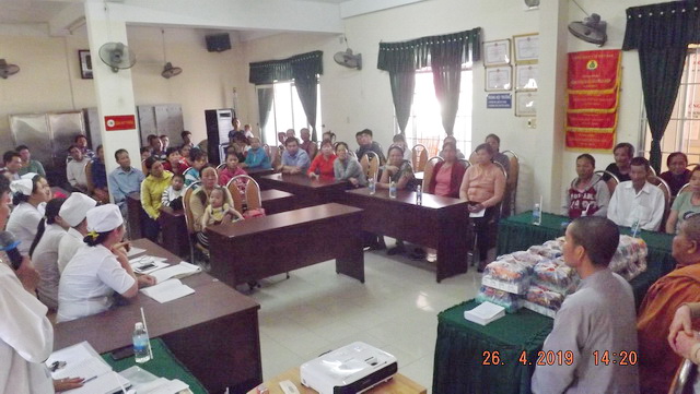 Các chùa làm từ thiện nhân mùa Phật đản PL.2563