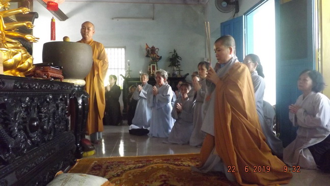 Phật tử thiện nguyện Ninh Hòa hành hương cúng dường mùa An cư kiết hạ