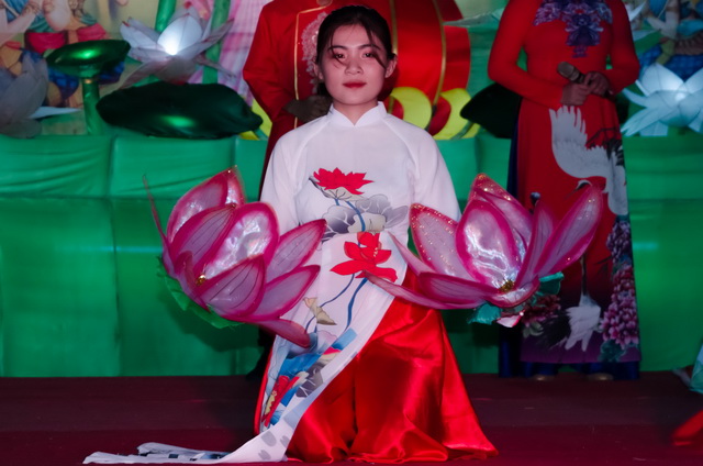 Khánh Hòa : Văn nghệ chào mừng Phật đản PL.2563