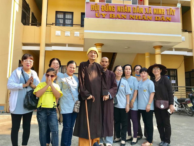 Các chùa làm từ thiện nhân mùa Phật đản PL.2563