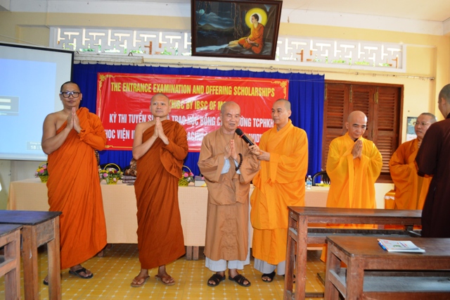 Khánh Hòa:  Viện Nghiên cứu Phật học quốc tế IBSC Thái Lan tổ chức Kỳ thi tuyển sinh và trao học bổng cho Tăng Ni sinh trường Trung Cấp Phật học Khánh Hòa