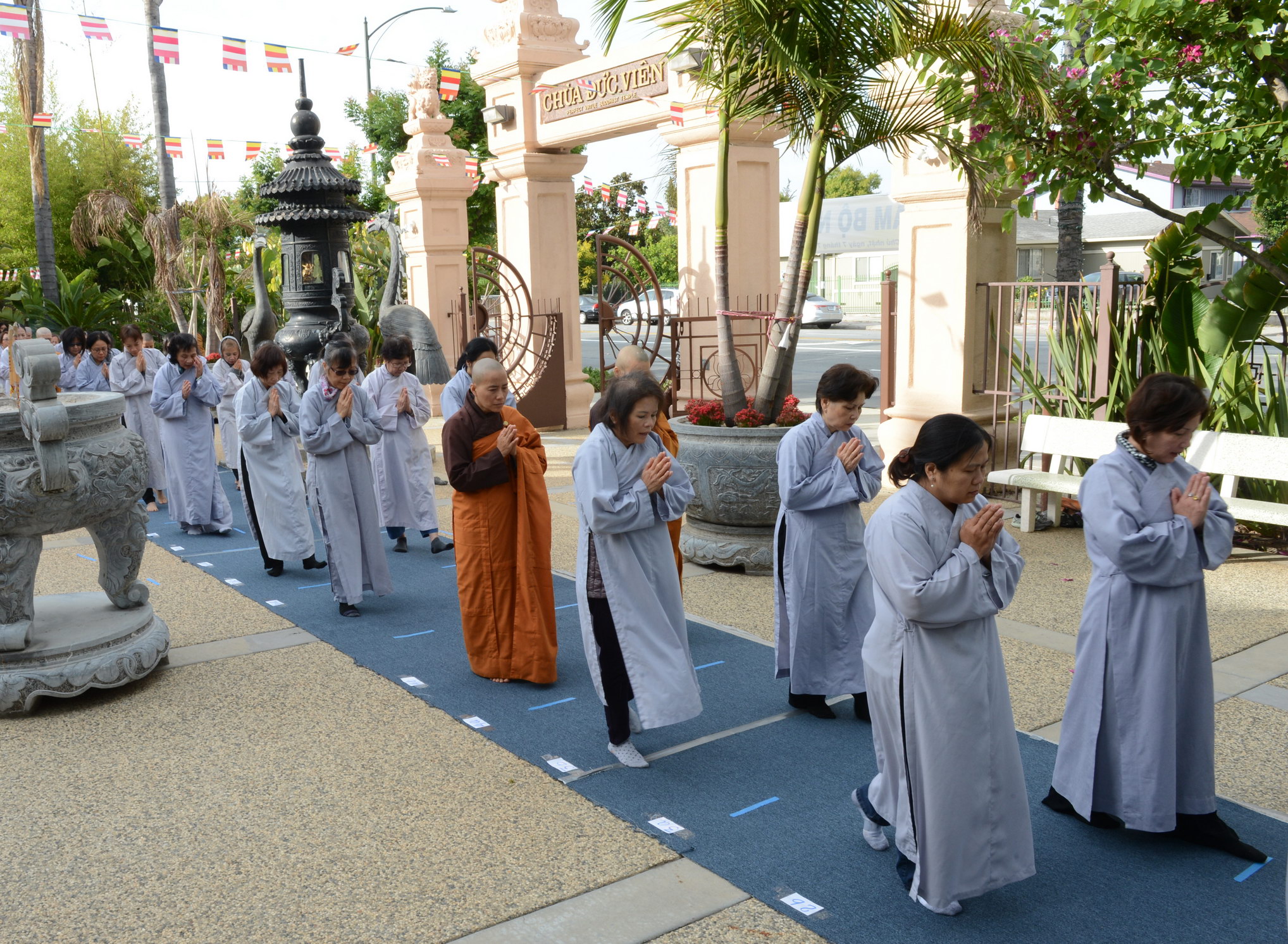 San Jose : Chùa Đức Viên tổ chức Lễ Tam bộ nhất bái