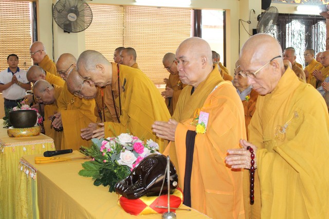 TP Hồ Chí Minh: Lễ dâng Y Vu Lan - PL 2563  Húy kị Hòa thượng Thích Tâm Châu lần thứ II