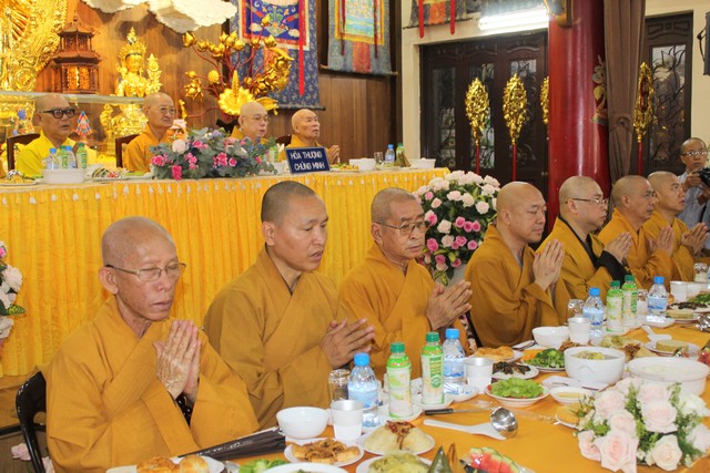 TP Hồ Chí Minh: Lễ dâng Y Vu Lan - PL 2563  Húy kị Hòa thượng Thích Tâm Châu lần thứ II